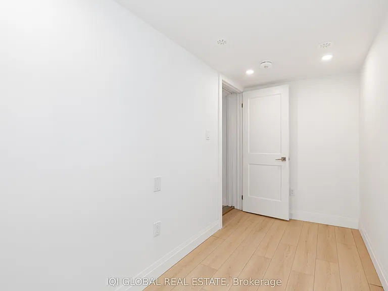 633 Ossington Ave #BASEMENT — Photo 10