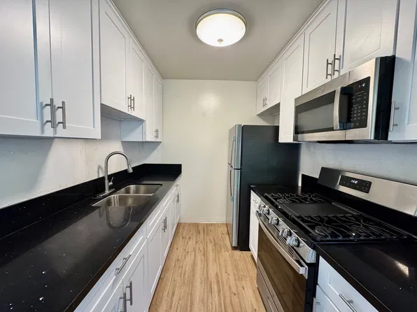 4422 Finley Ave APT 3, Los Angeles, CA 90027