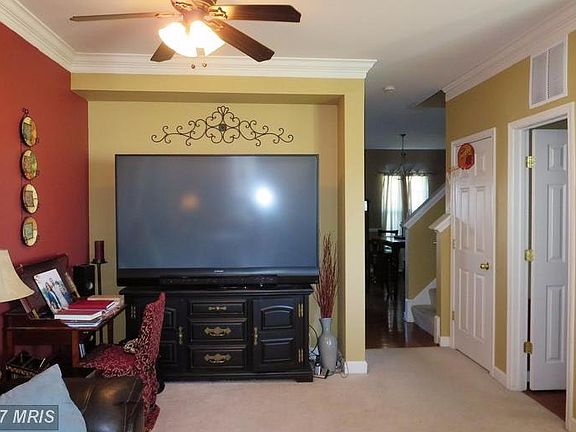 4th image of 1409 Saunders Dr