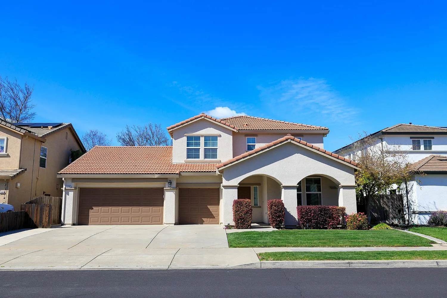1466 Grand Oak Way photo 1