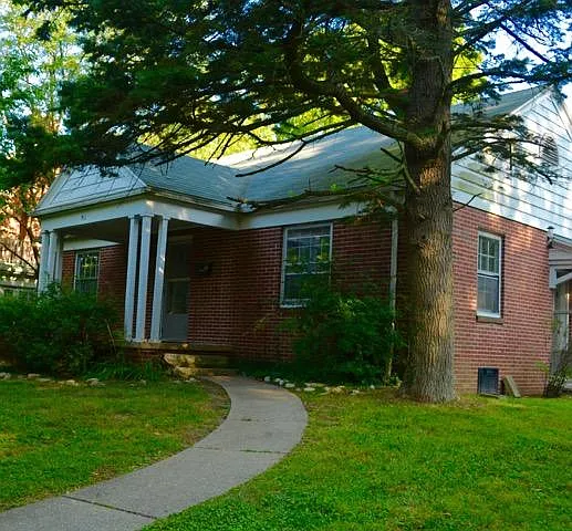 3 bed, 1753 sqft, $2,700 — Photo 2