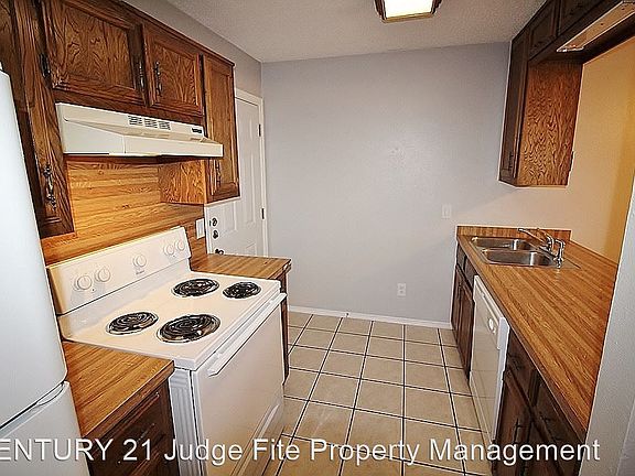 5th image of 127 Graystone Pl