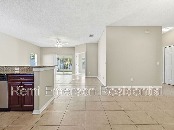 3rd image of 208 Woodbury Pines Cir