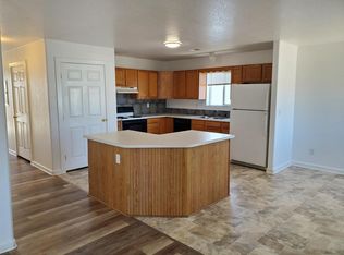 570 E Kipp Ave, Keenesburg, CO 80643