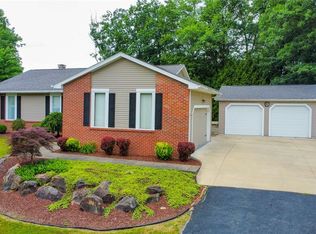 510 Woodbury Ct, Canfield, OH