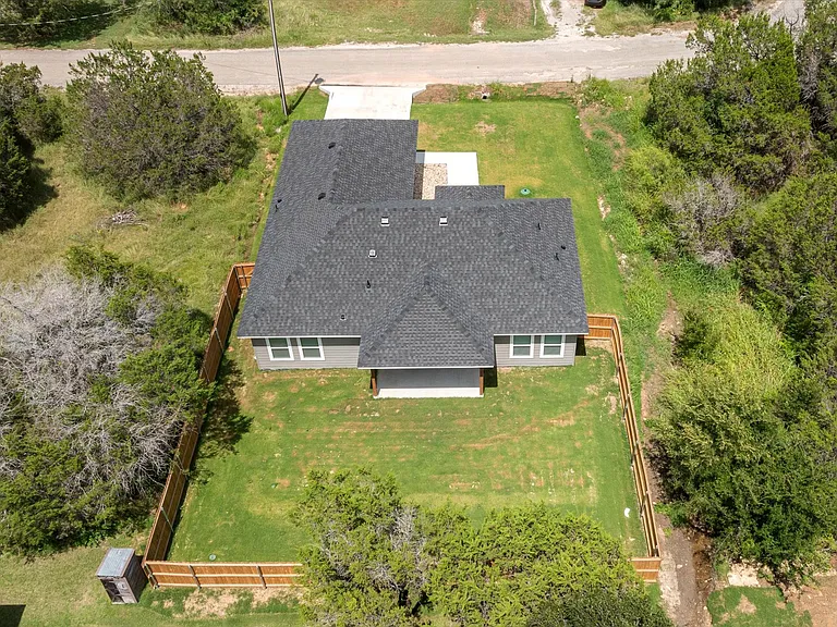 2414 Forest Hill Ln — Photo 34