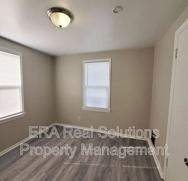2065 W Mound St — Photo 20
