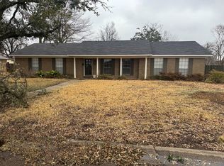 1000 Medallion Dr, Greenwood, MS 38930