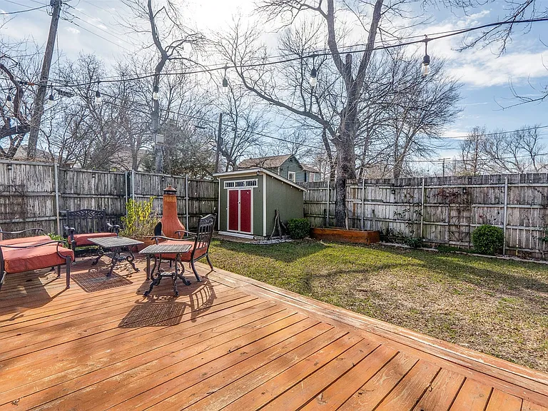 321 N Henderson Ave — Photo 23