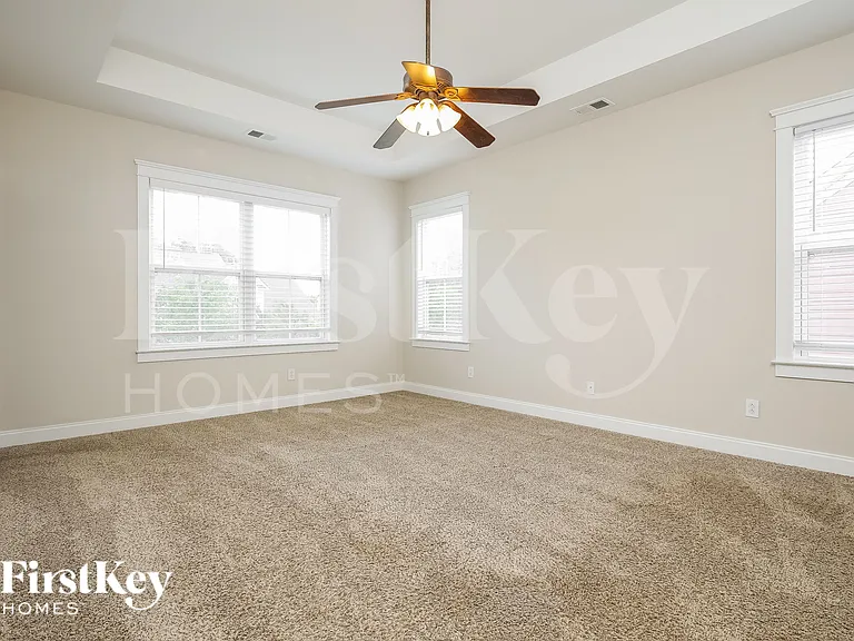 228 Silverwood Ln — Photo 10