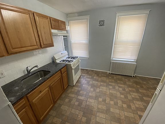 2nd image of 1179 Morton St