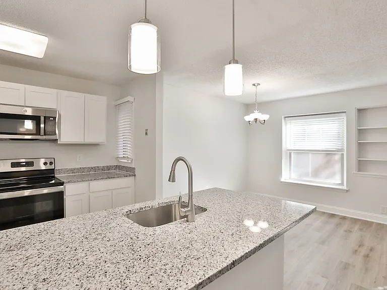 Spring Valley Apartments — Photo 4