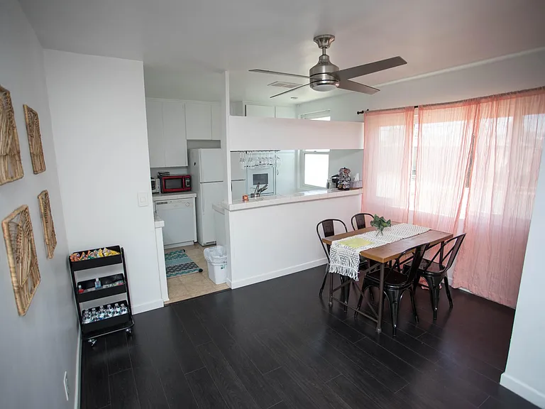 734 N Alfred St #5 — Photo 4