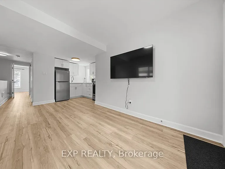 183 Britannia Rd #2 — Photo 6