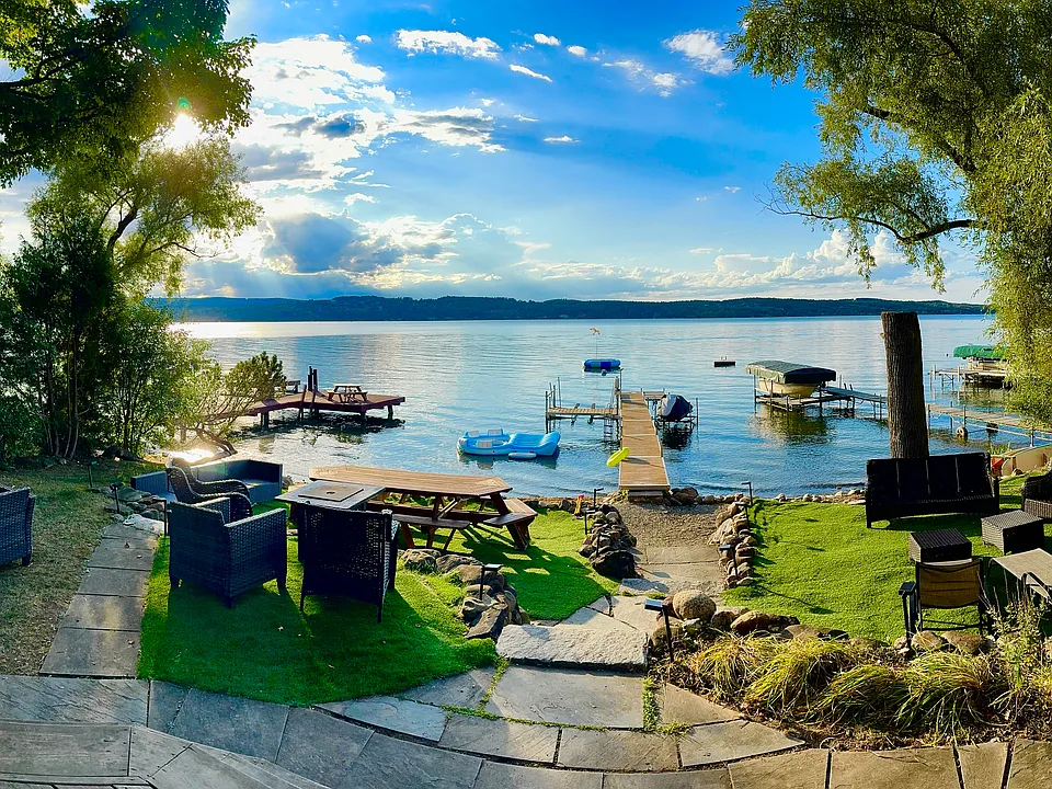 4674 Lake Dr