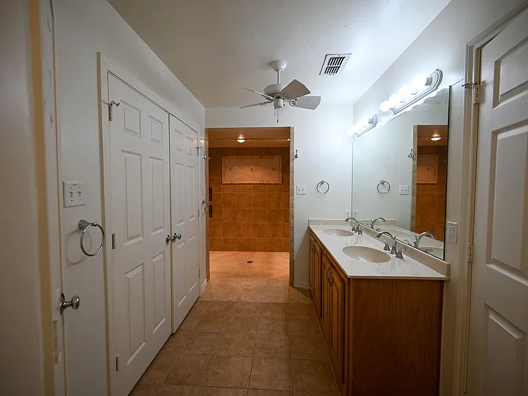 2951 N Trinity St — Photo 12