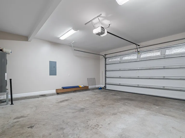 133 Lockwood Dr — Photo 22