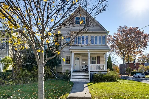 35 Burnside Ave #B Photo 1