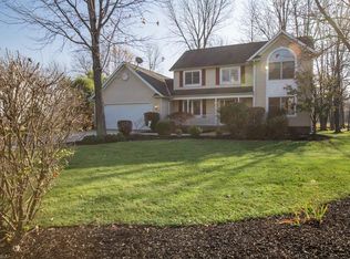 690 Meadowlark Rd, Painesville, OH 44077