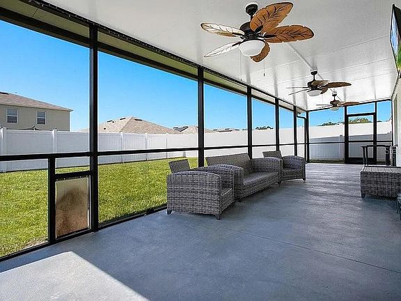 4th image of 890 Killarney Ln