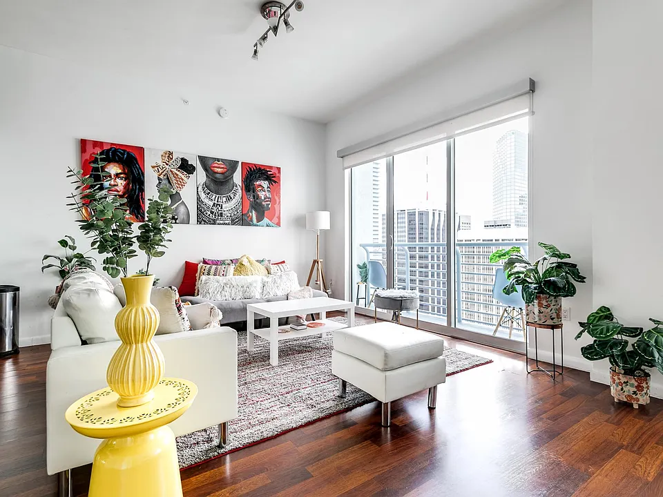 133 NE 2nd Ave #3208