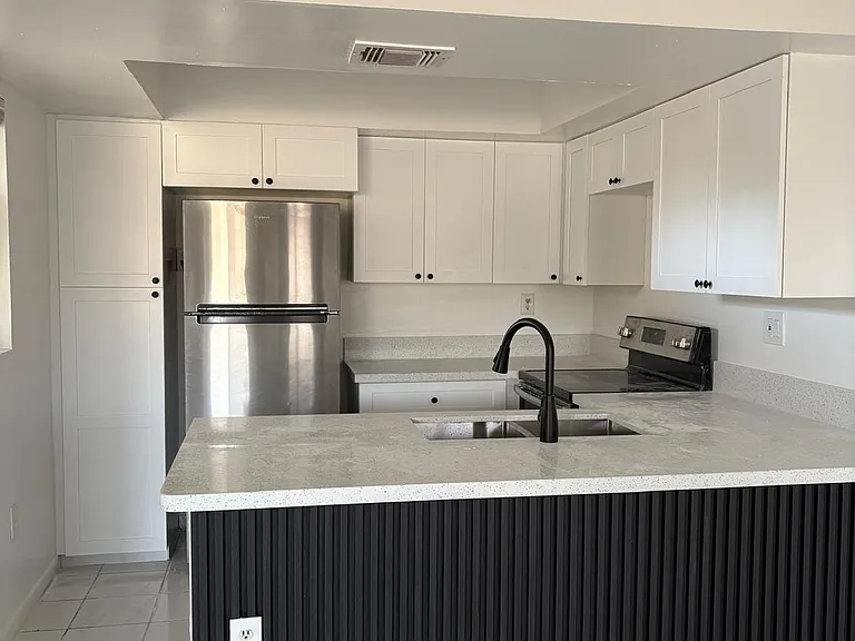 10845 NW 7th St #23 — Photo 1