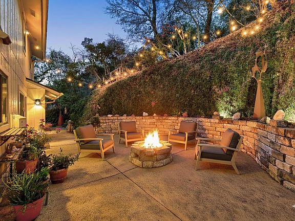 3rd image of 9301 Rolling Oaks Trl