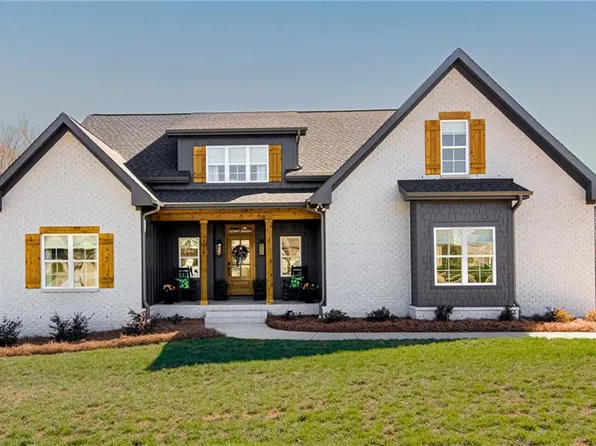 8446 Meadow Vista Dr, Lewisville, NC 27023