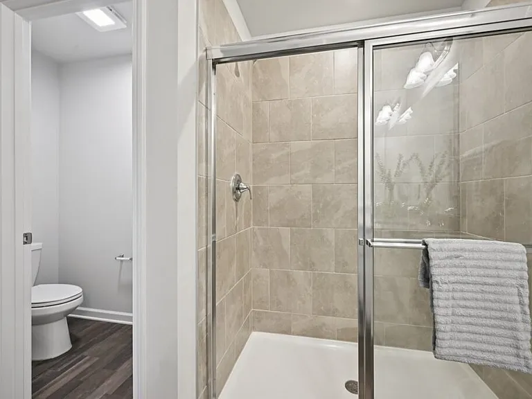 423 Lanier Cir — Photo 29