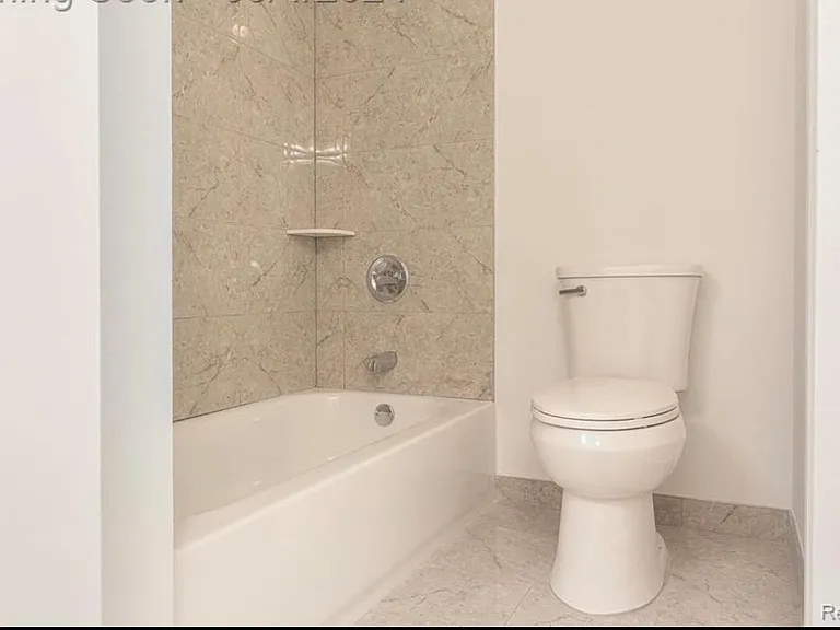8724 Common Rd — Photo 14