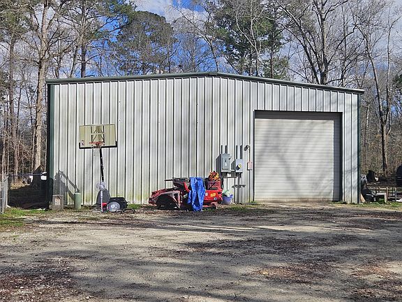 3rd image of 271 Winningham Rd