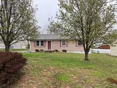 3 bed, 1.0 bath, 1100 sqft, $1,350 — Photo 2
