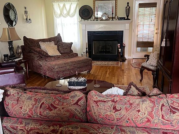3rd image of 2930 Roellen Rd