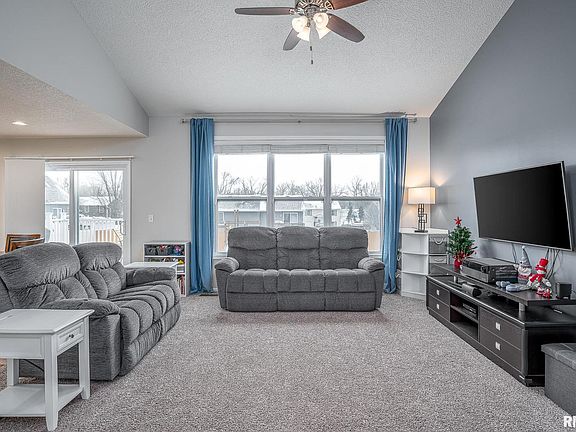 3rd image of 1 W Village Cir