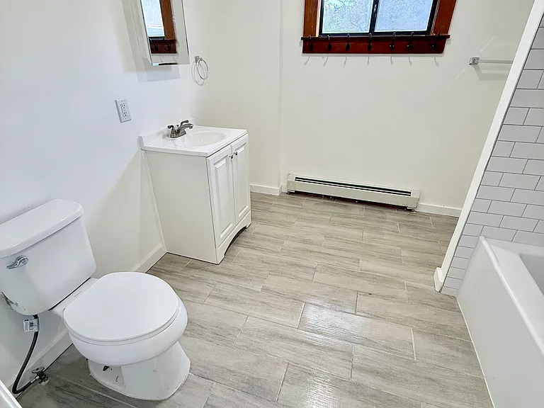 260 Caniff Rd #1R — Photo 7
