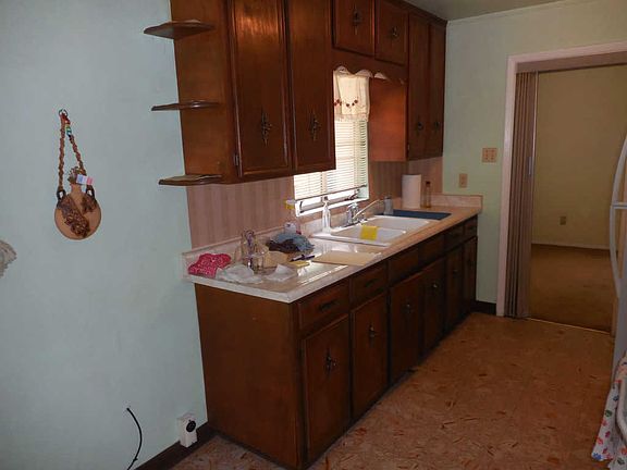5th image of 1515 Clausen Dr
