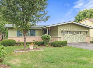 33113 N Cove Rd, Grayslake, IL 60030