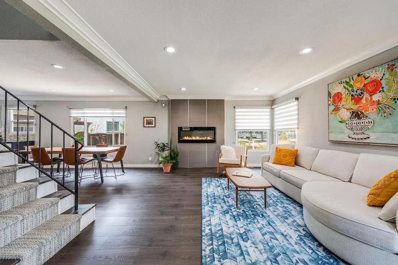 5 bed, 2226 sqft, $6,150 — Photo 1