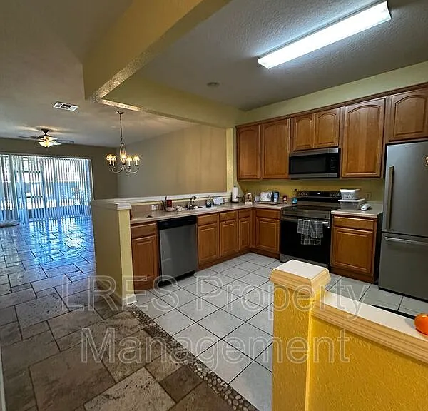 606 Cruz Bay Cir — Photo 7