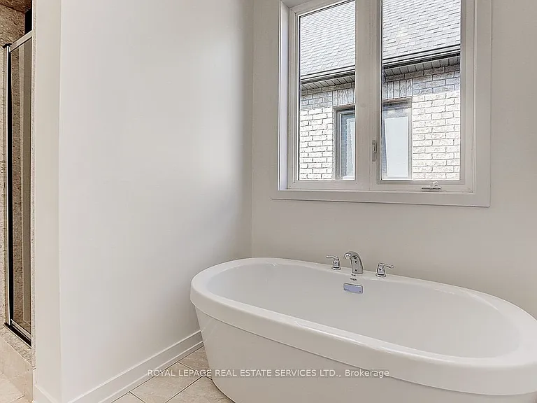 44 Hewison Ave — Photo 24