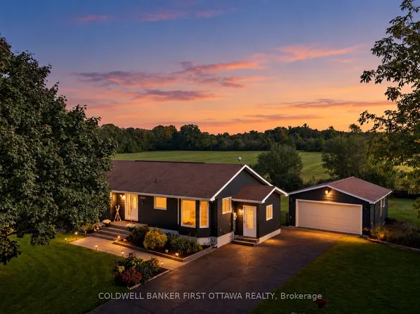 1537 John Quinn Rd, Ottawa, ON K4P 1J7