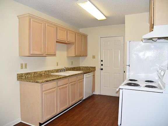 3rd image of 1512 Northwood Blvd APT 3