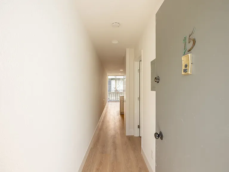 940 Guerrero St — Photo 2