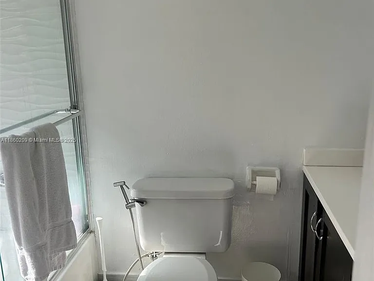 3036 SW 27th Ave #5 — Photo 8