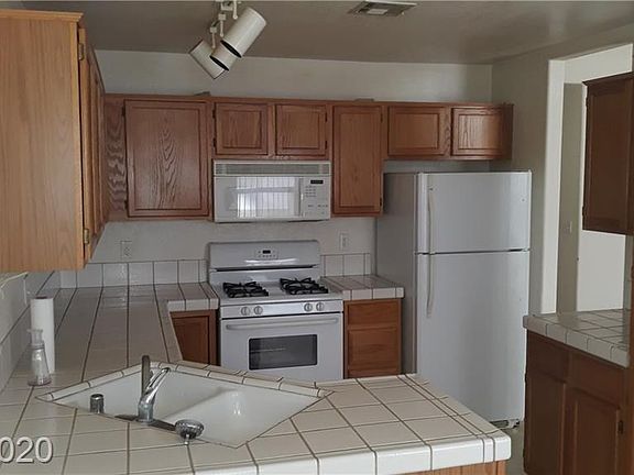 3rd image of 8249 Rocky Bluff Way
