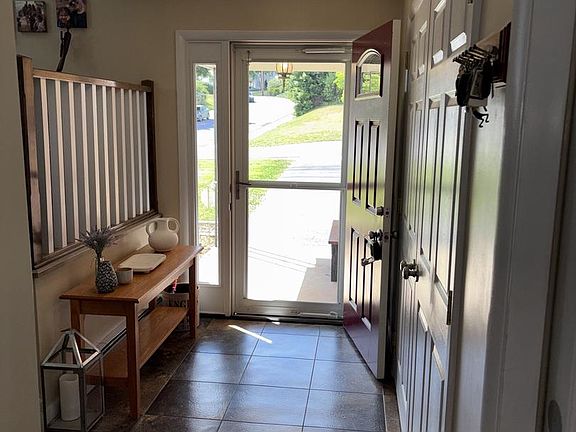 5th image of 402 Grosstown Rd