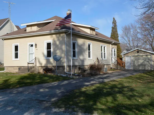 420 Pine St, Adair, IL 61411