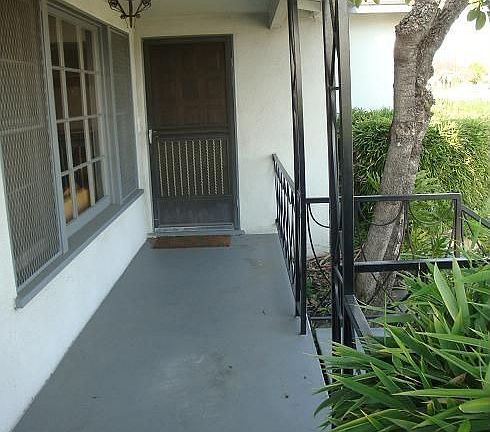 3rd image of 1247 S Del Mar Ave