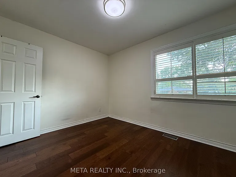 556 McCowan Rd — Photo 35