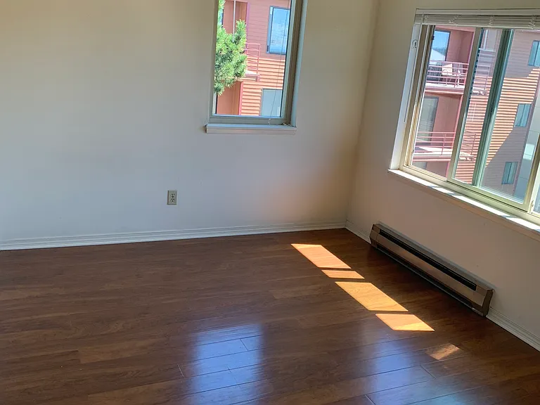4230 8th Ave NE #303 — Photo 5